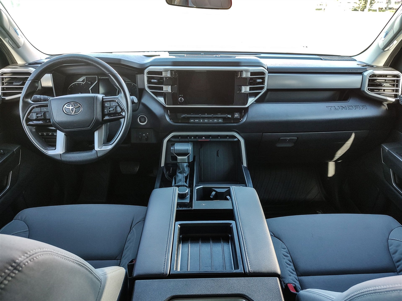 Toyota Tundra SR5 CrewMax 4WD 2024