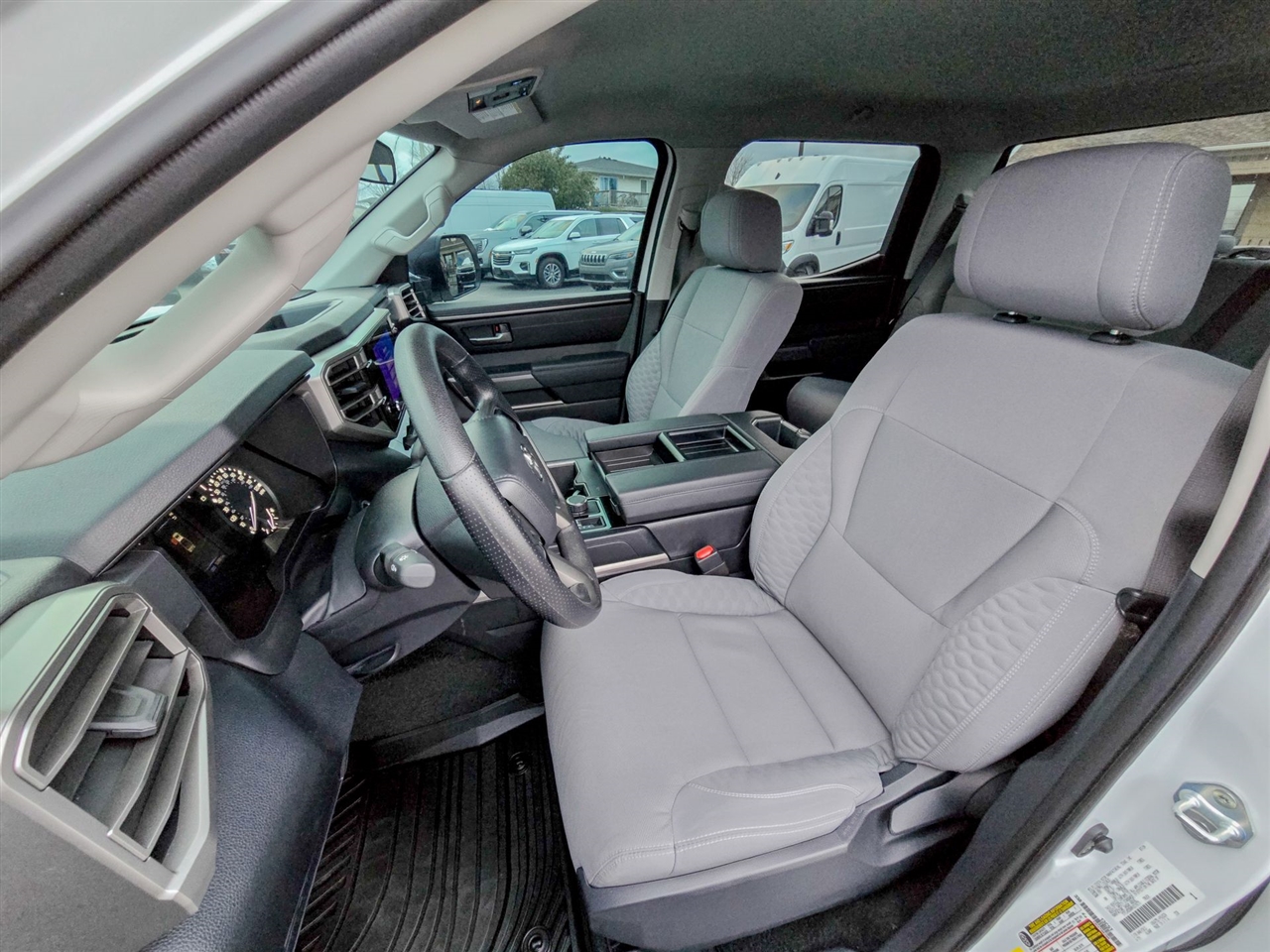 Toyota Tundra SR5 CrewMax 4WD 2024