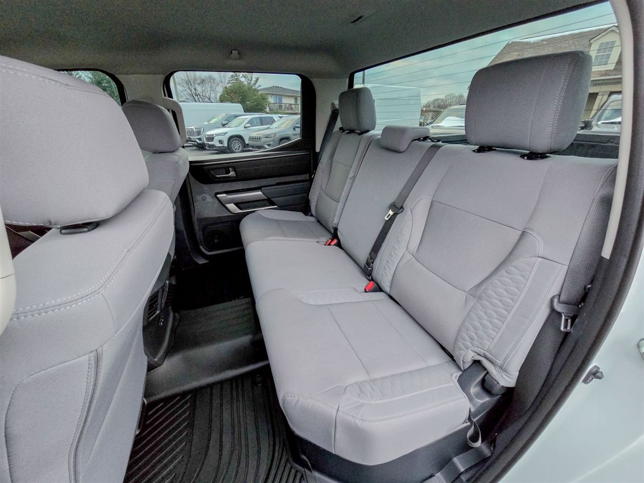 Toyota Tundra SR5 CrewMax 4WD 2024