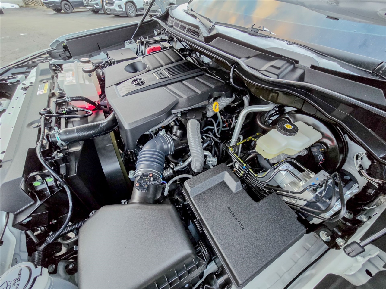 Toyota Tundra SR5 CrewMax 4WD 2024