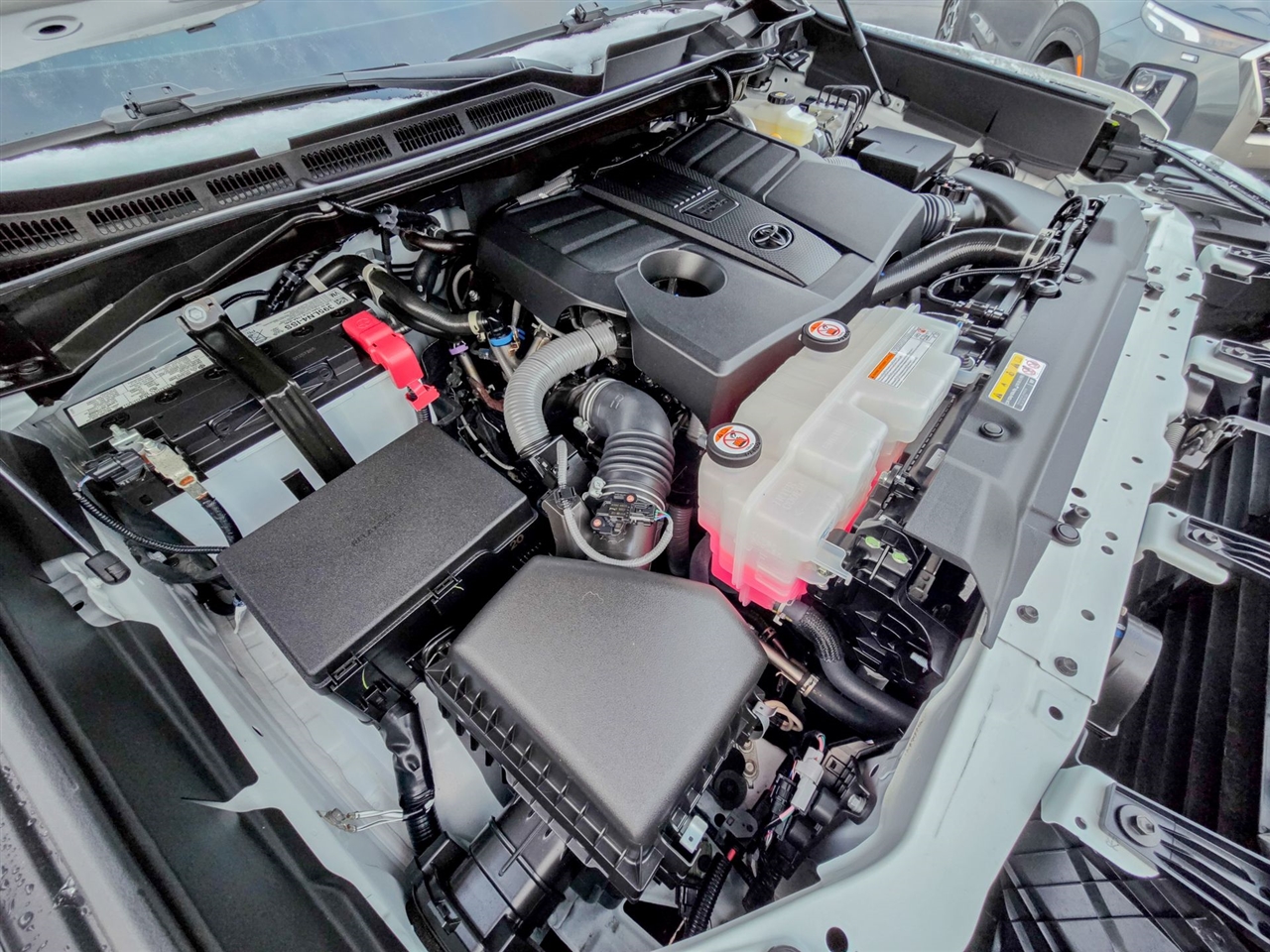 Toyota Tundra SR5 CrewMax 4WD 2024