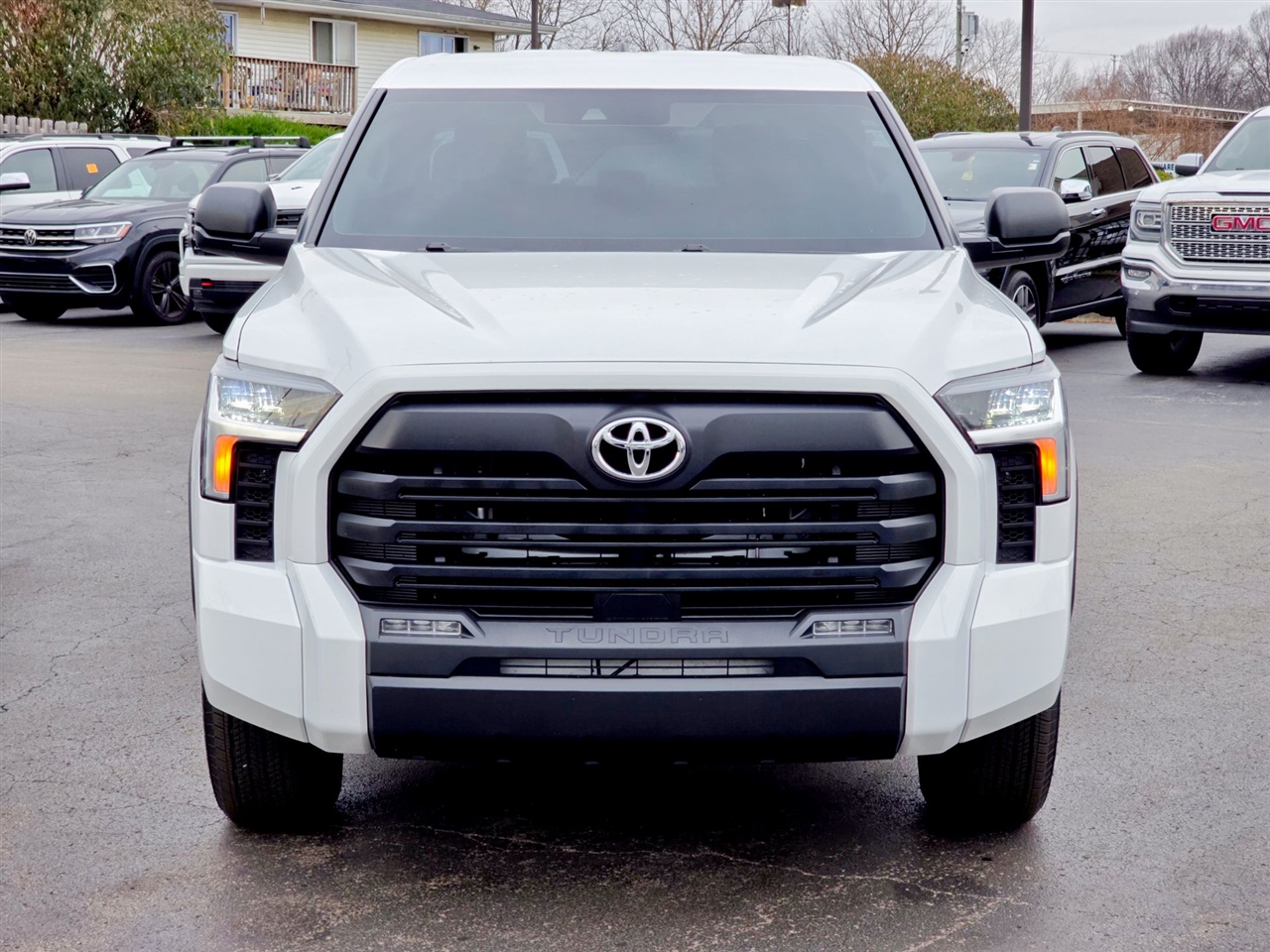 Toyota Tundra SR5 CrewMax 4WD 2024