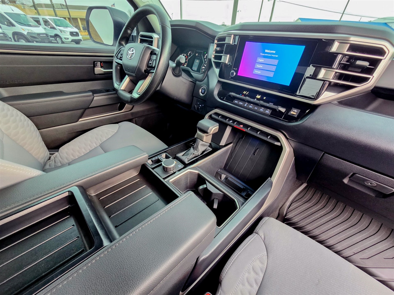 Toyota Tundra SR5 CrewMax 4WD 2024