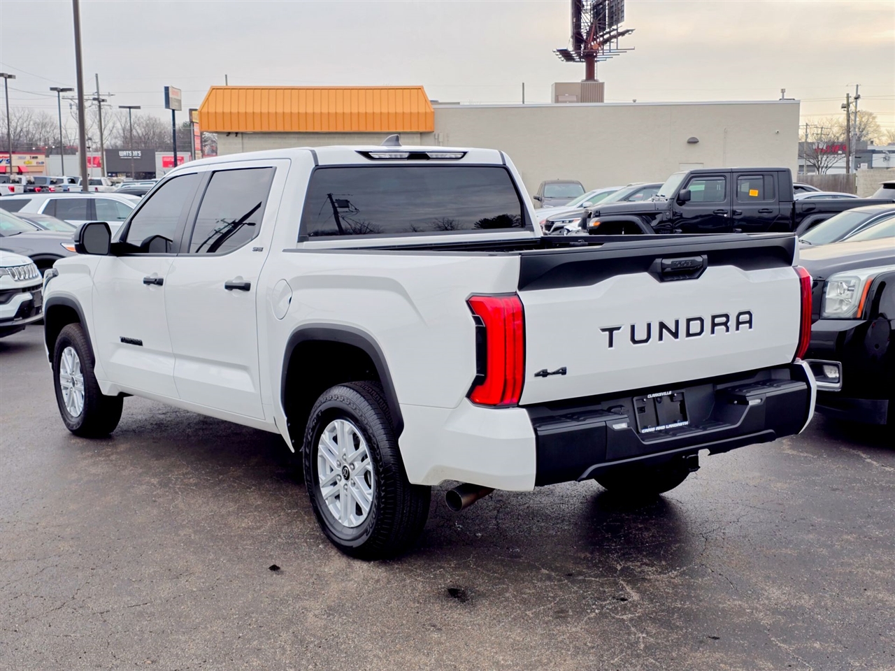 Toyota Tundra SR5 CrewMax 4WD 2024