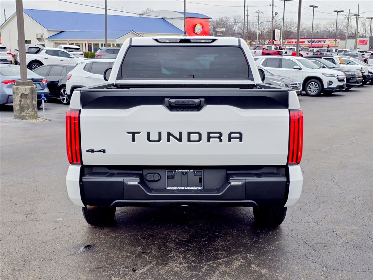 Toyota Tundra SR5 CrewMax 4WD 2024