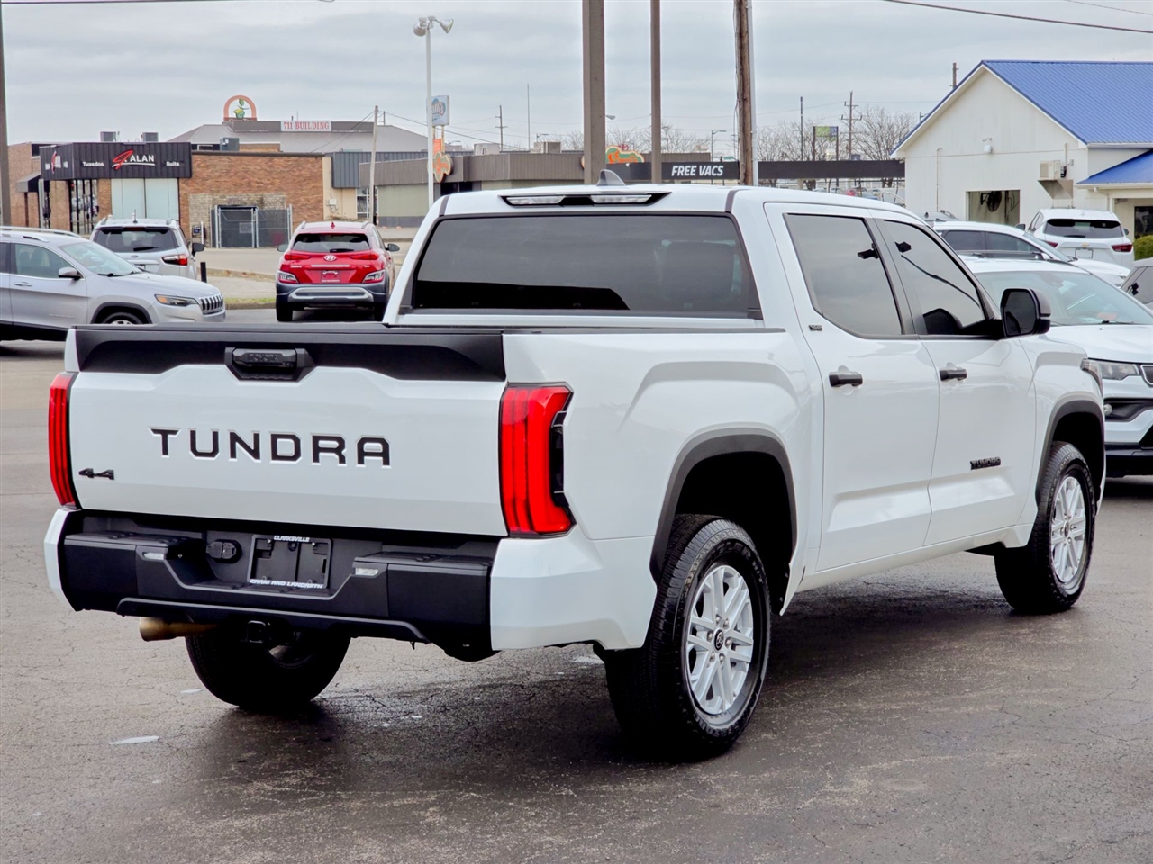 Toyota Tundra SR5 CrewMax 4WD 2024