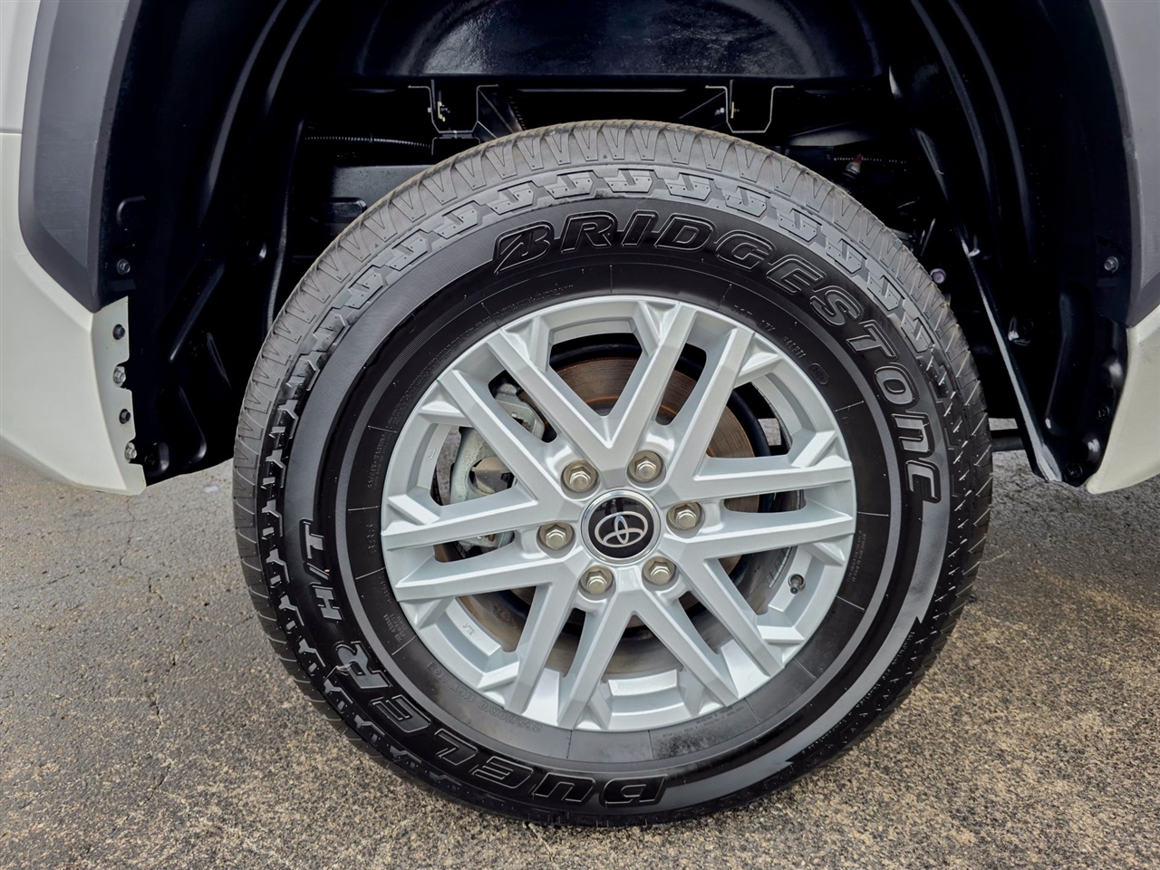 Toyota Tundra SR5 CrewMax 4WD 2024