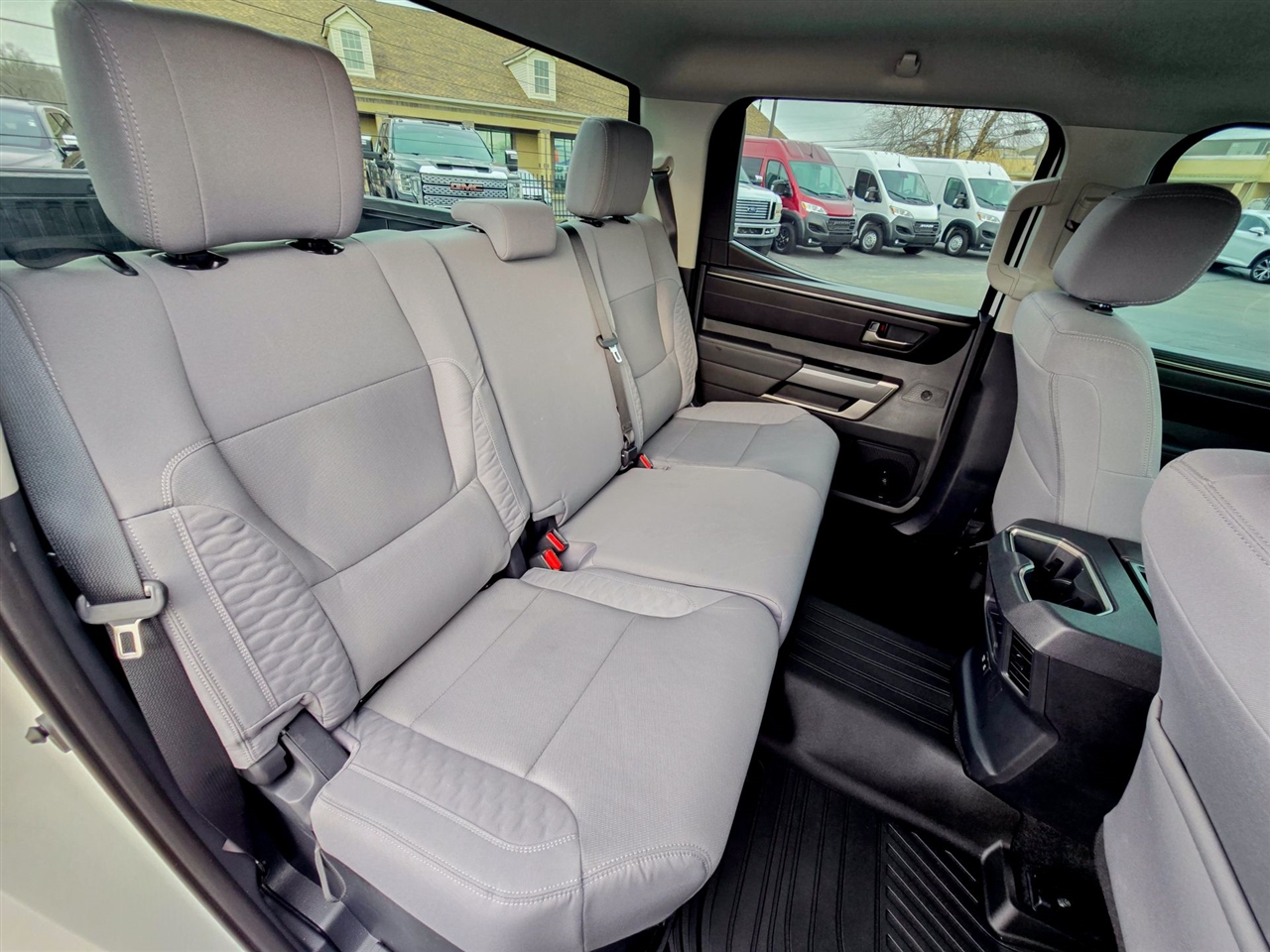 Toyota Tundra SR5 CrewMax 4WD 2024