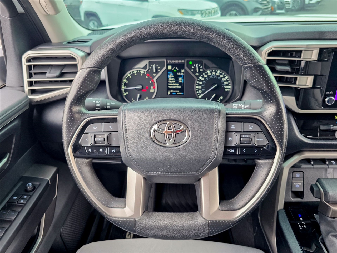 Toyota Tundra SR5 CrewMax 4WD 2024