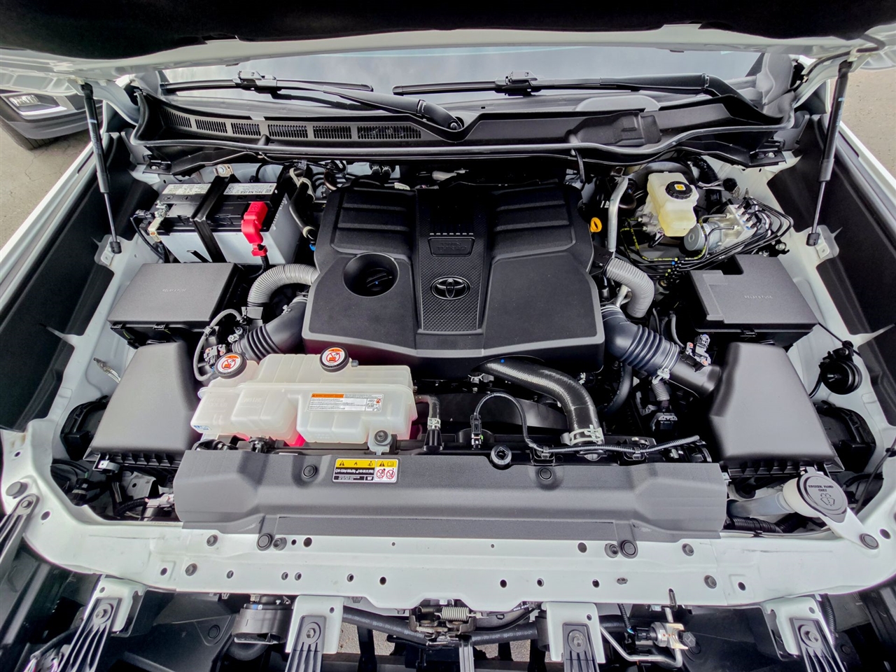 Toyota Tundra SR5 CrewMax 4WD 2024