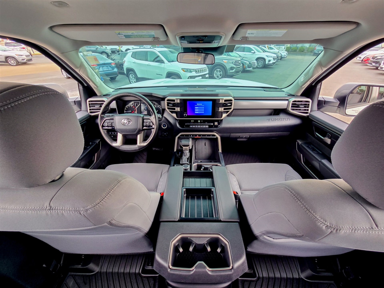 Toyota Tundra SR5 CrewMax 4WD 2024