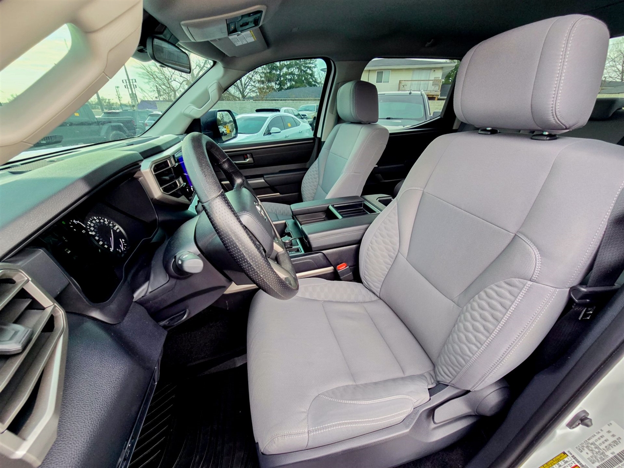 Toyota Tundra SR5 CrewMax 4WD 2024