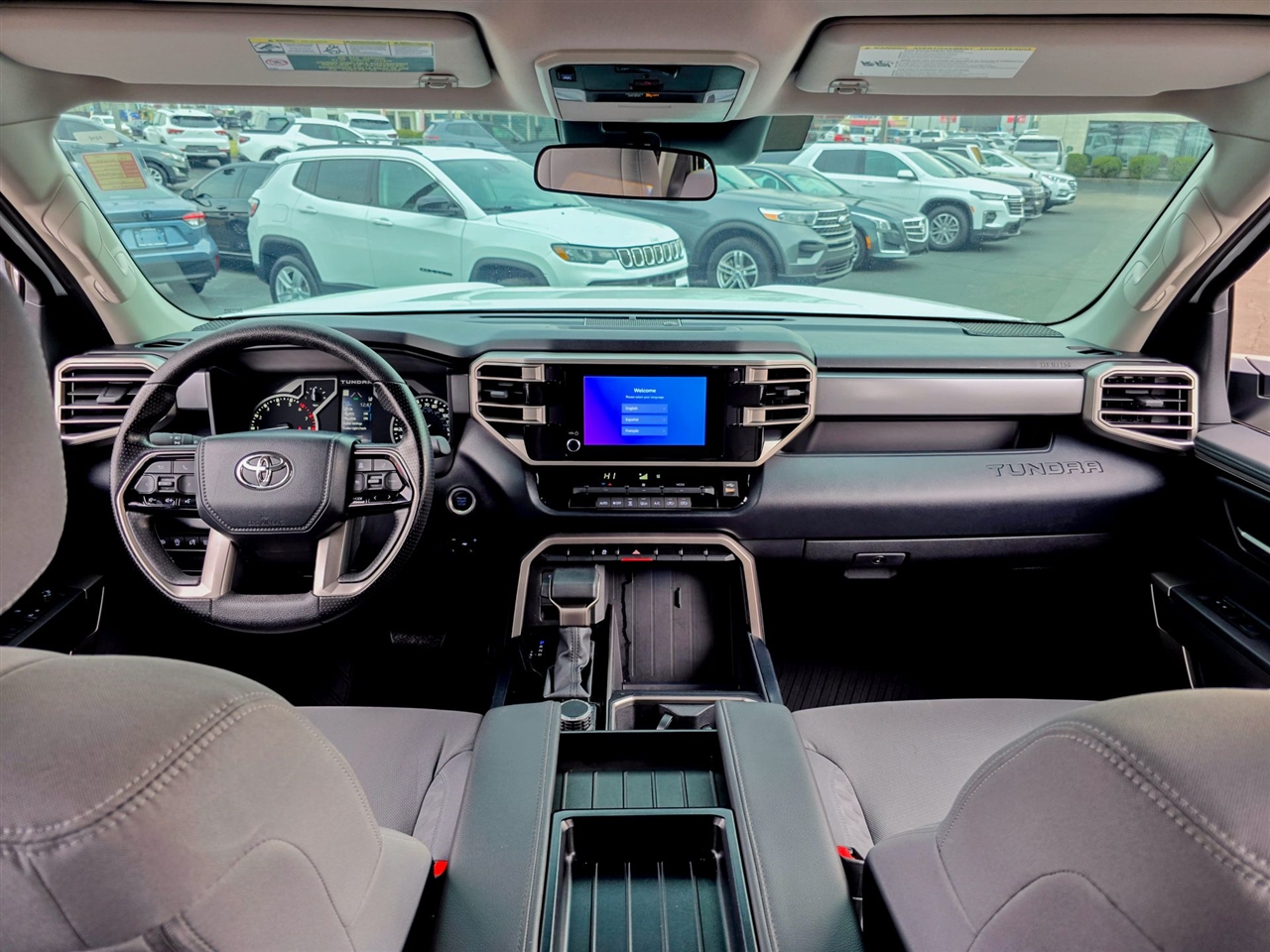 Toyota Tundra SR5 CrewMax 4WD 2024