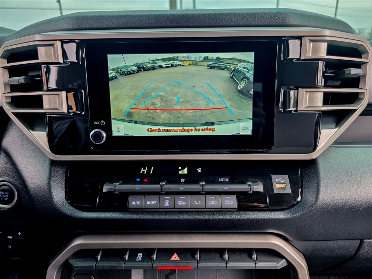 Toyota Tundra SR5 CrewMax 4WD 2024