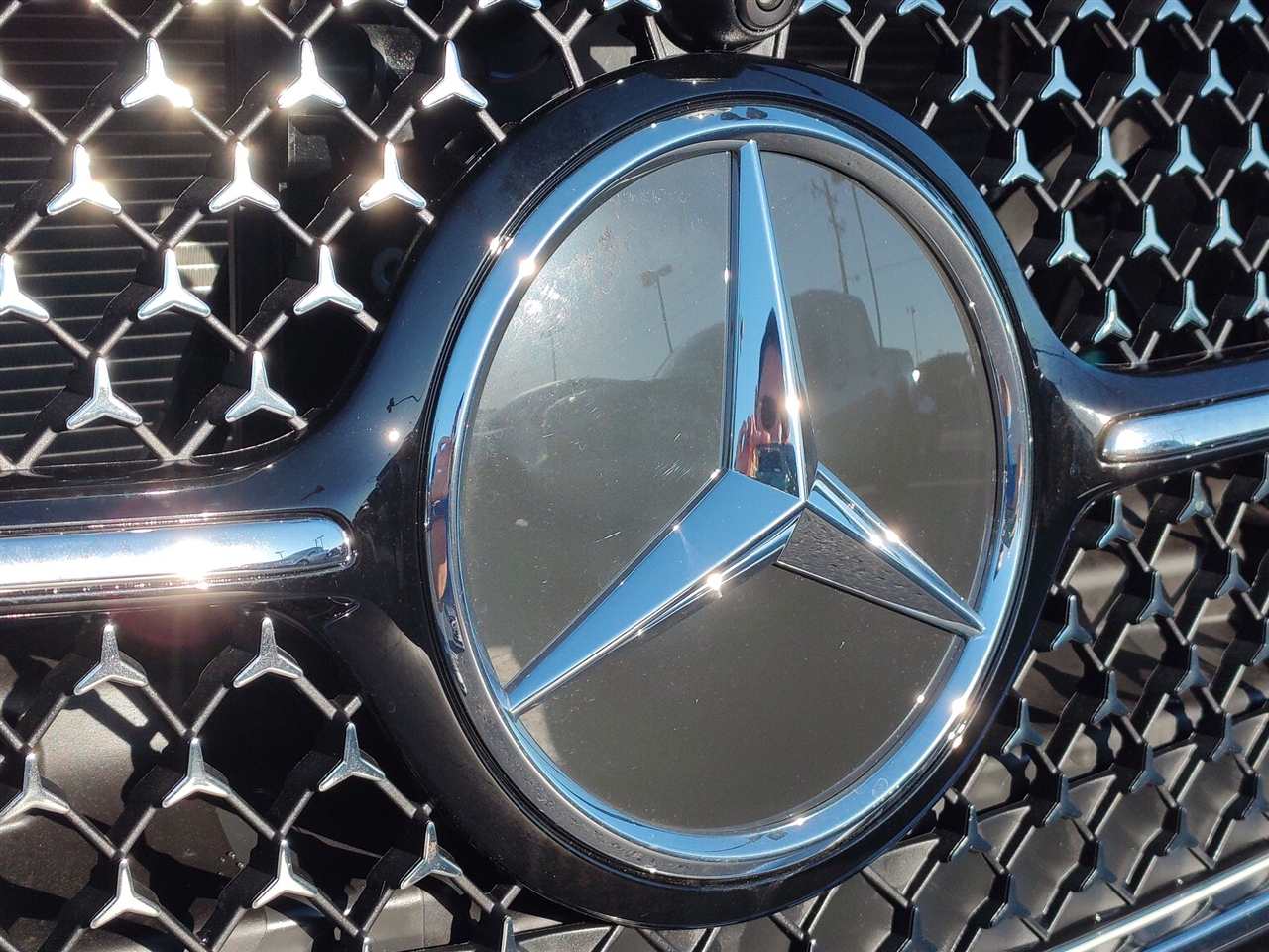 Mercedes-Benz E-Class  2025