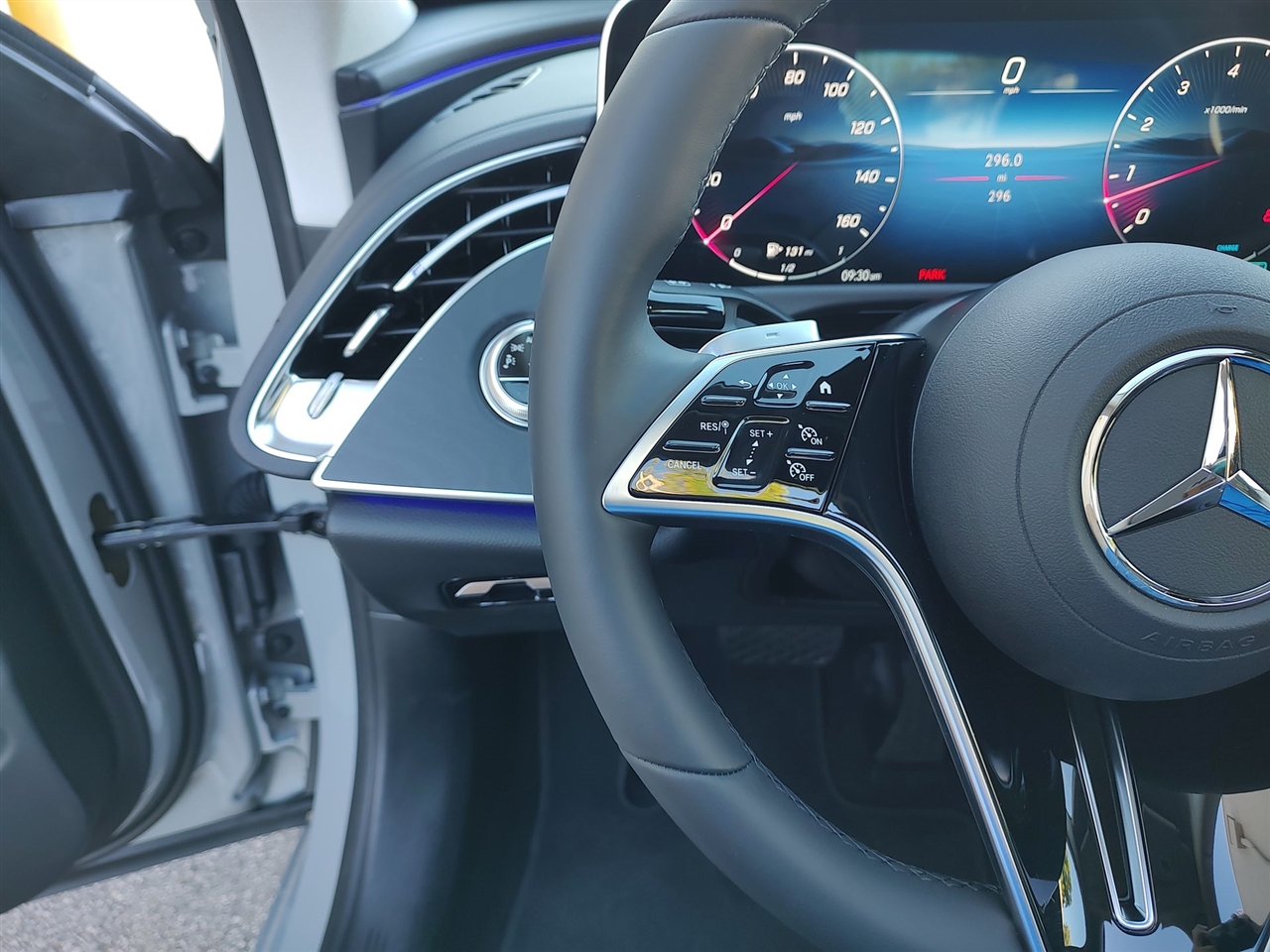 Mercedes-Benz E-Class  2025