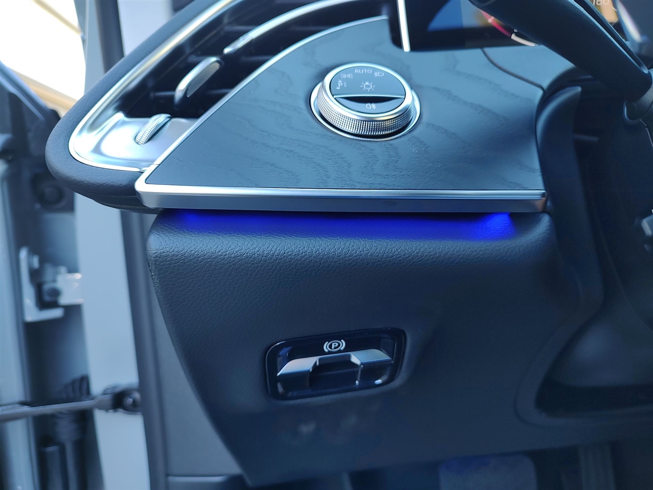 Mercedes-Benz E-Class  2025