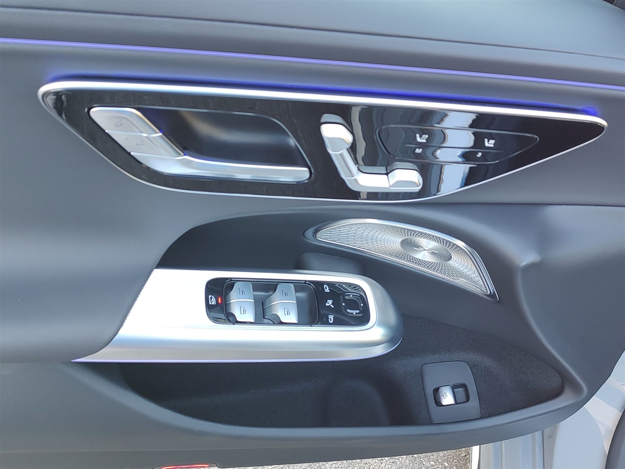 Mercedes-Benz E-Class  2025