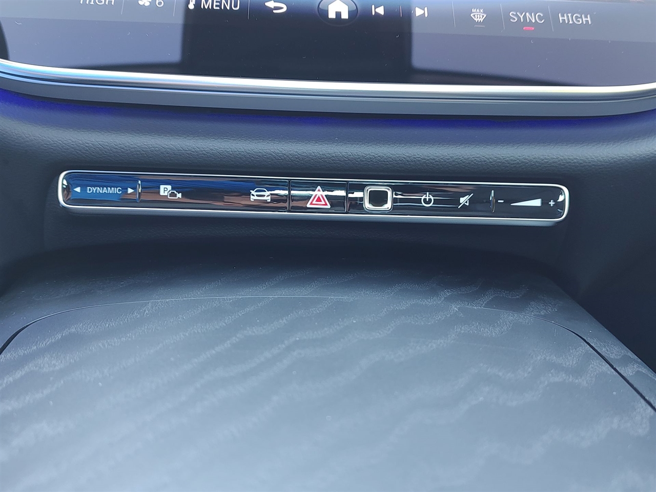 Mercedes-Benz E-Class  2025