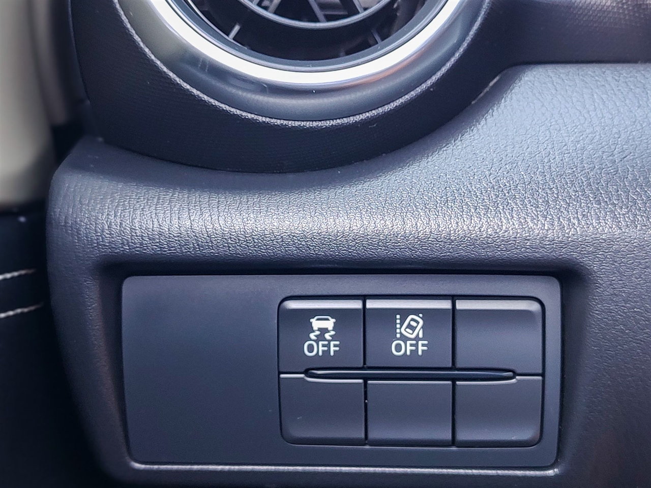 Mazda MX-5 Miata RF  2023