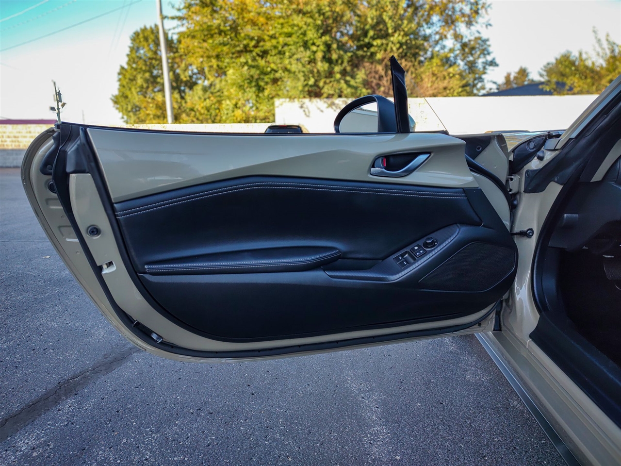 Mazda MX-5 Miata RF  2023