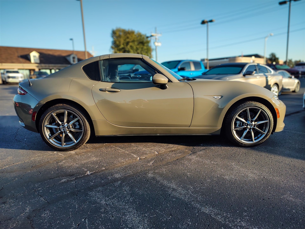 Mazda MX-5 Miata RF  2023