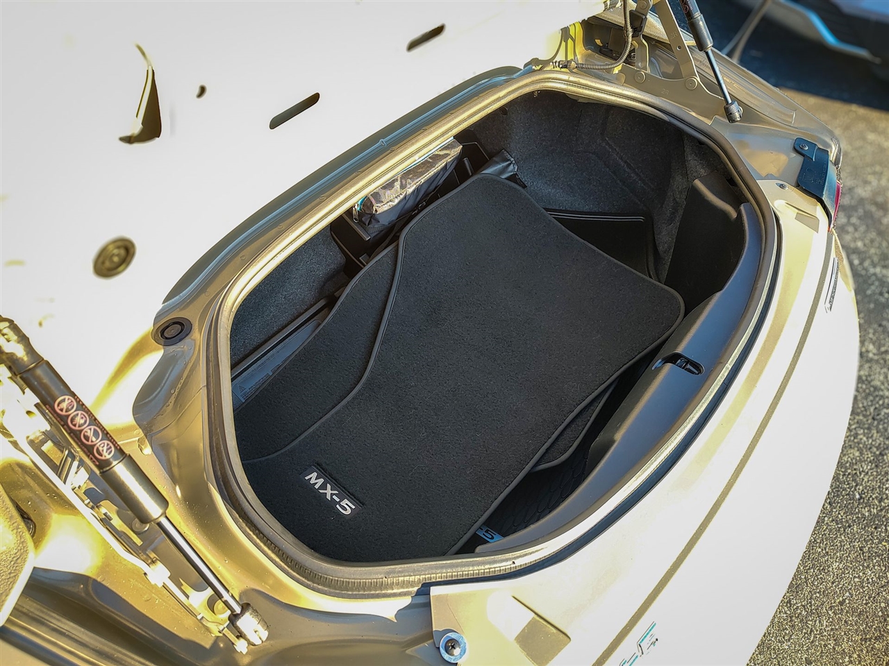 Mazda MX-5 Miata RF  2023