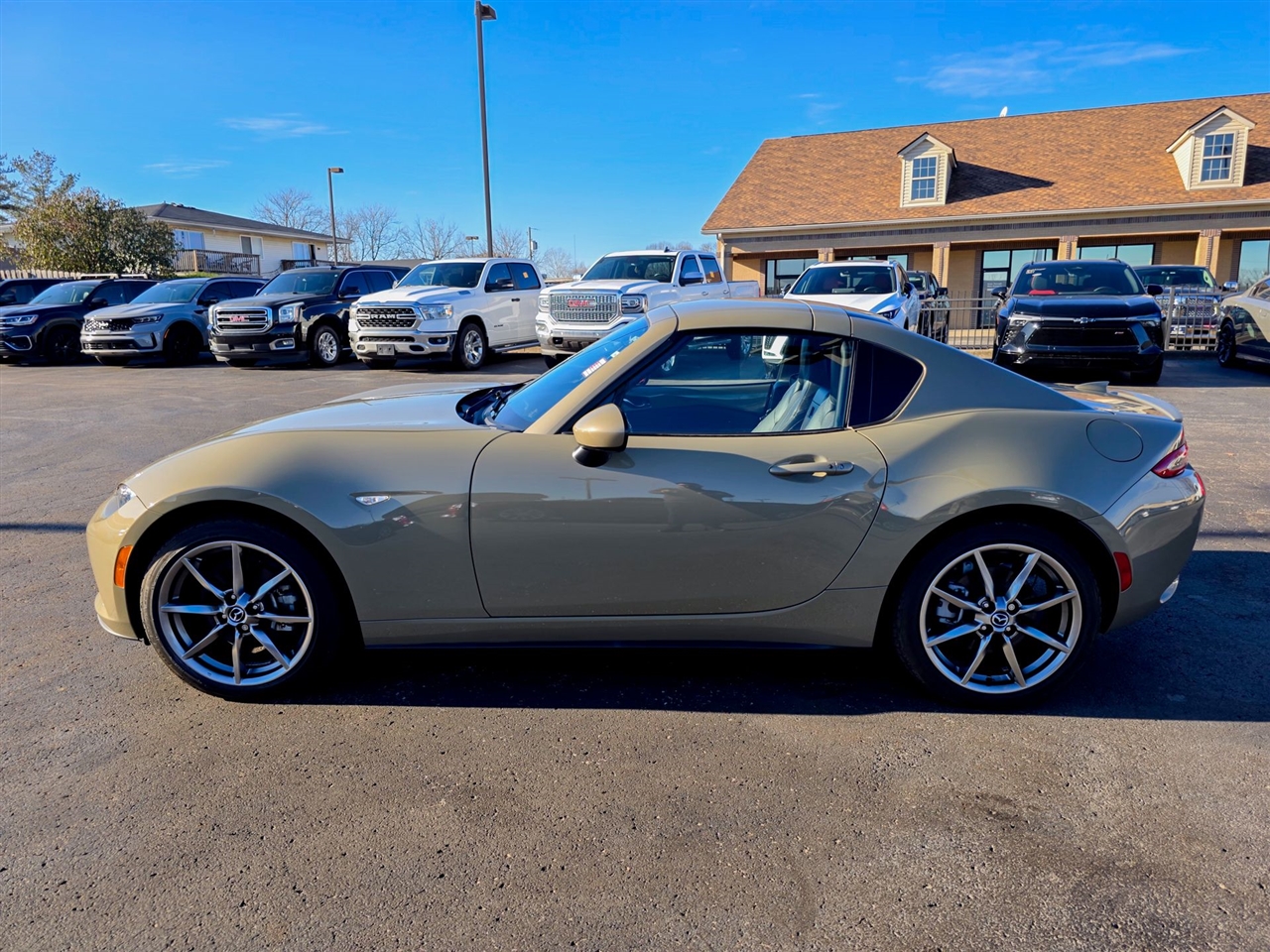 Mazda MX-5 Miata RF  2023
