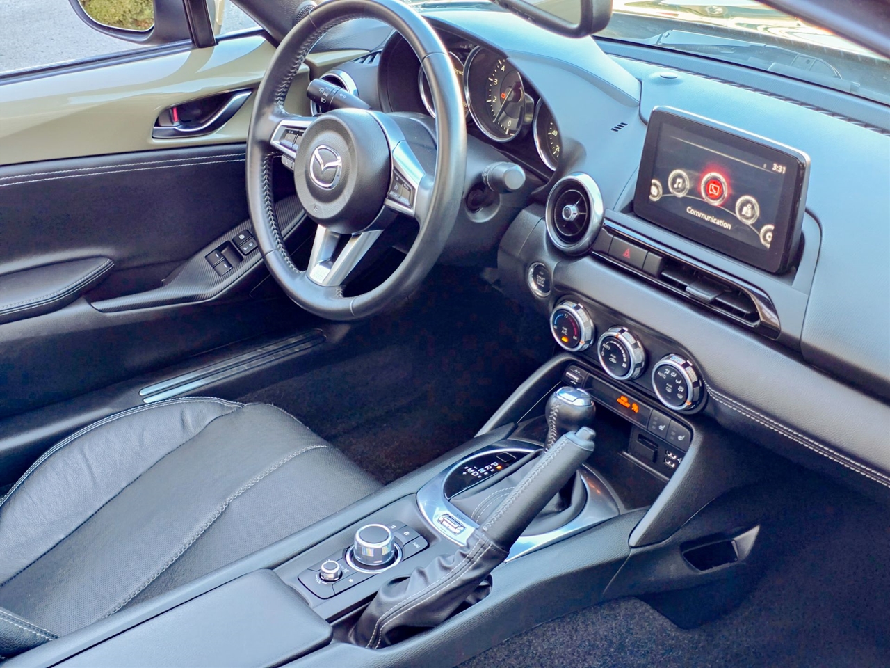 Mazda MX-5 Miata RF  2023