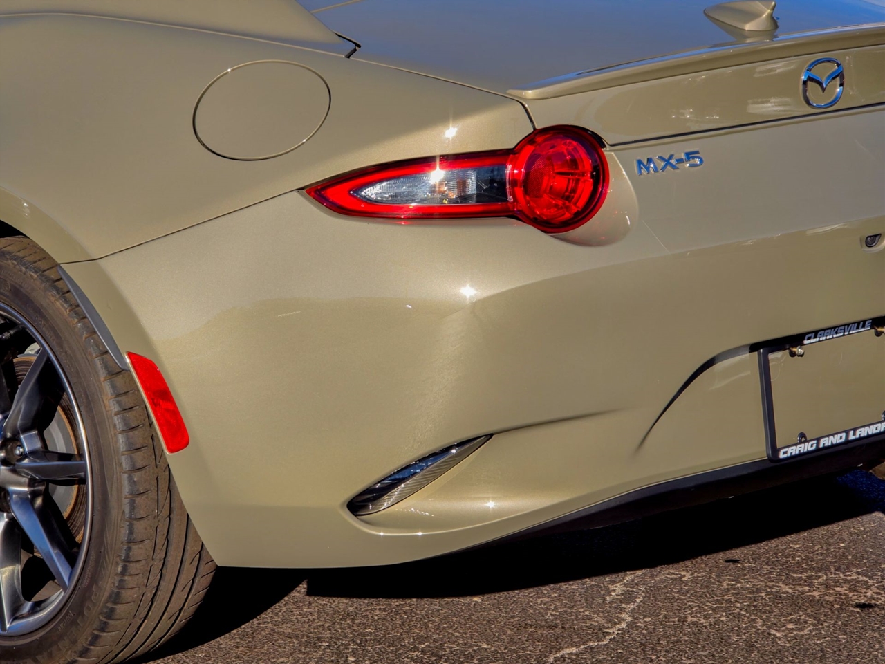 Mazda MX-5 Miata RF  2023