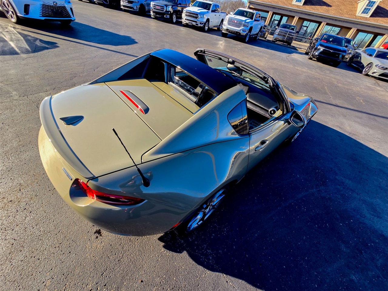 Mazda MX-5 Miata RF  2023