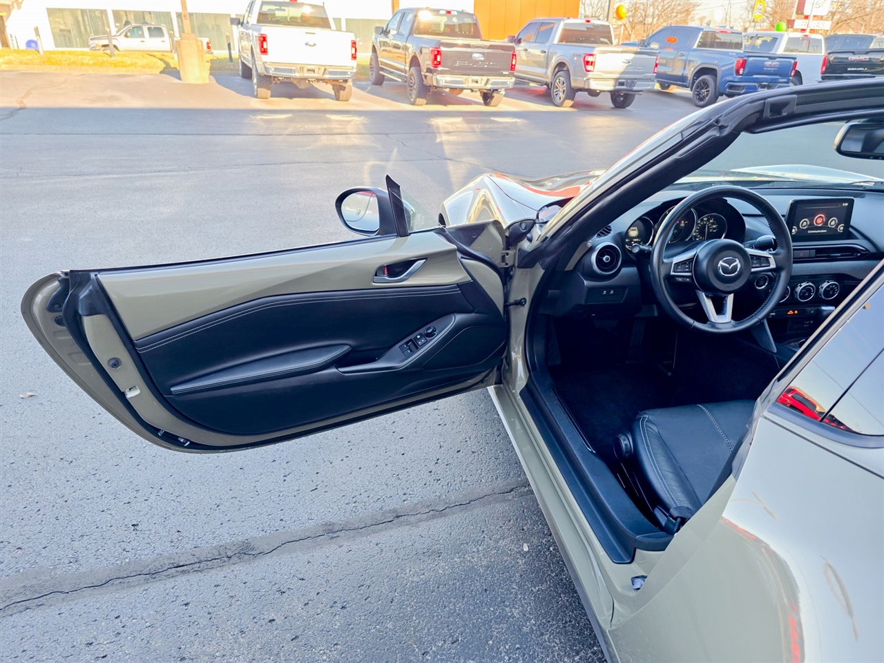 Mazda MX-5 Miata RF  2023