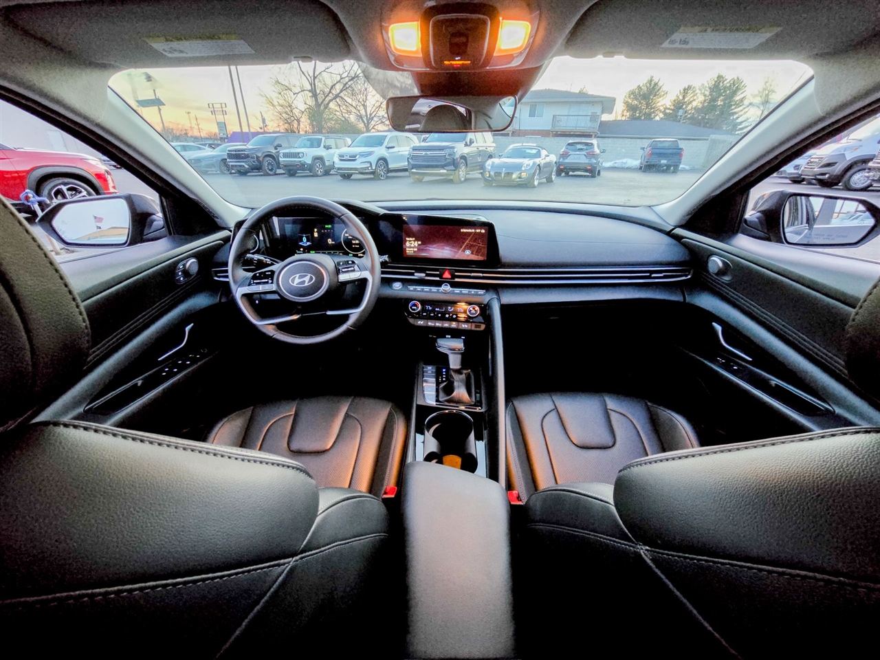 Hyundai Elantra Hybrid  2025