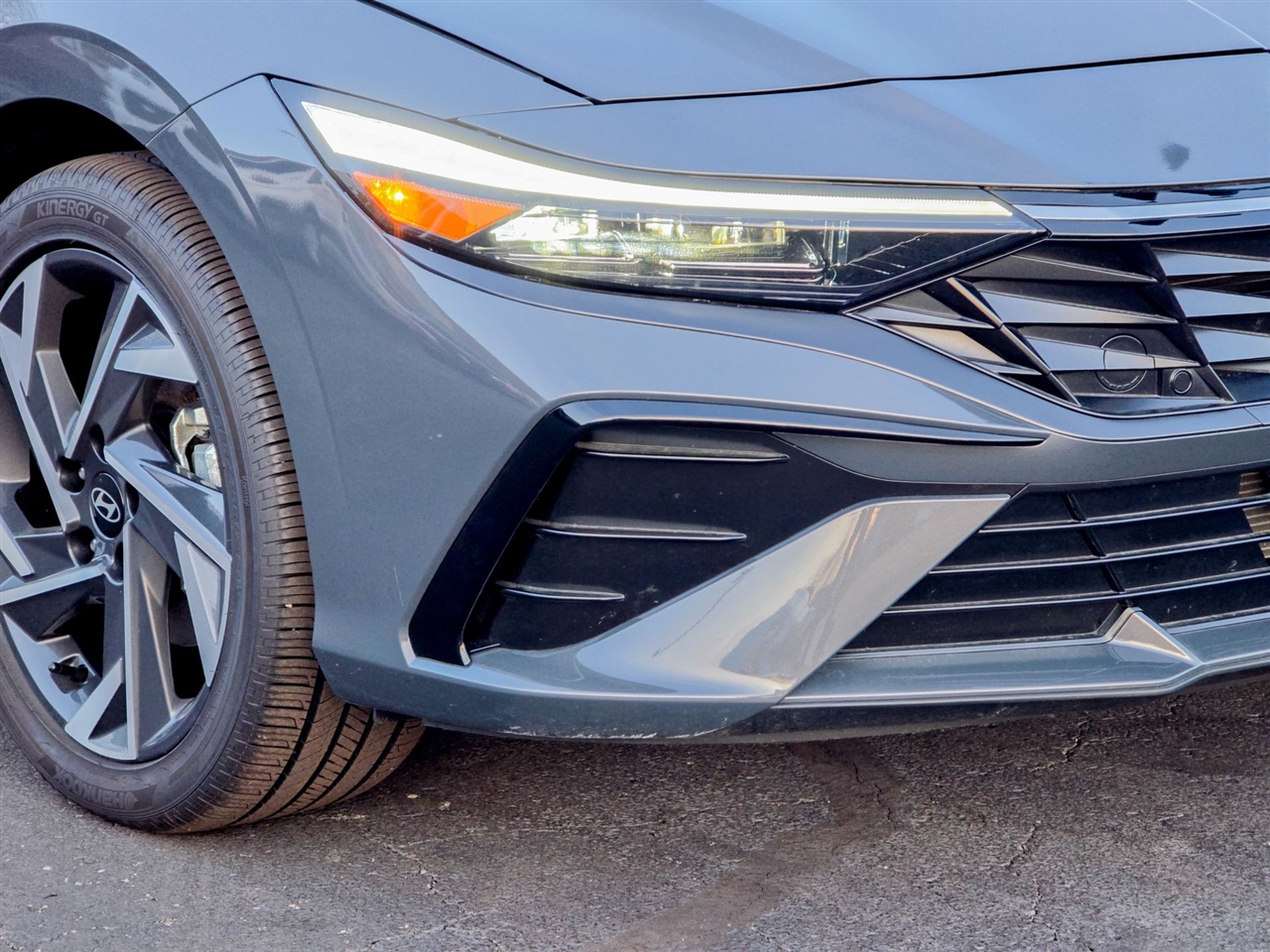 Hyundai Elantra Hybrid  2025