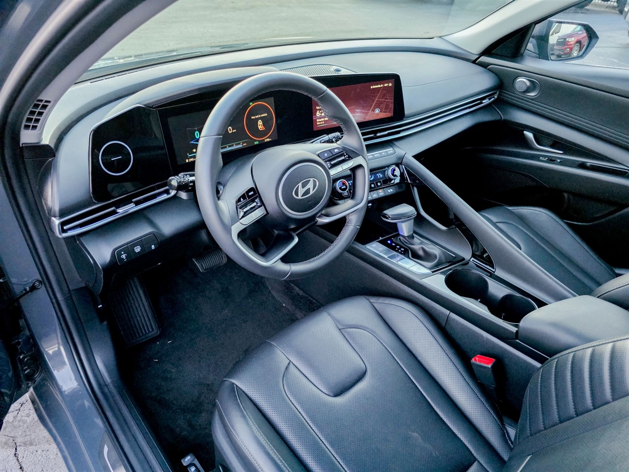 Hyundai Elantra Hybrid  2025