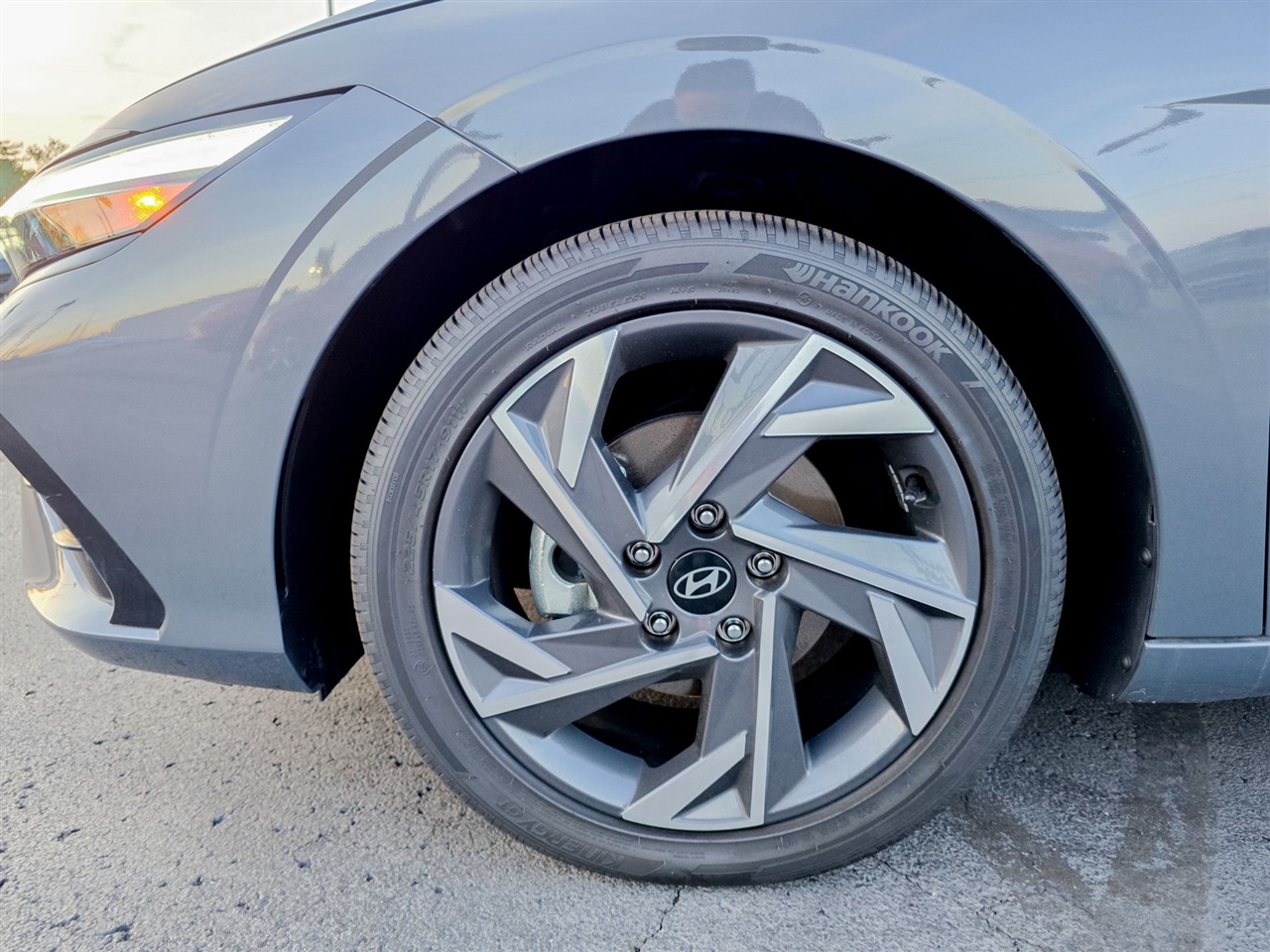 Hyundai Elantra Hybrid  2025