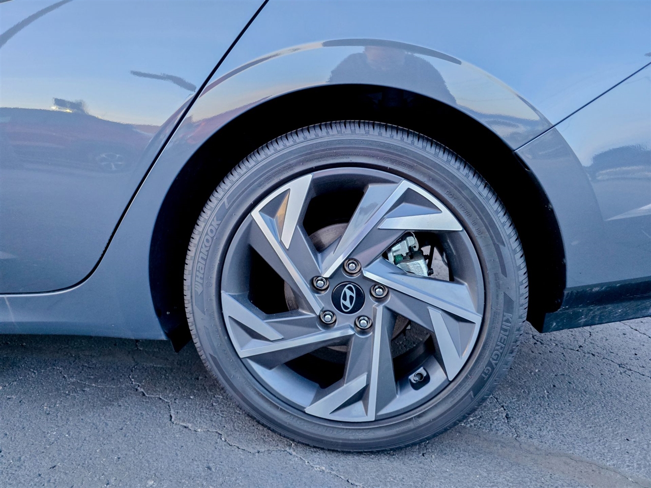 Hyundai Elantra Hybrid  2025