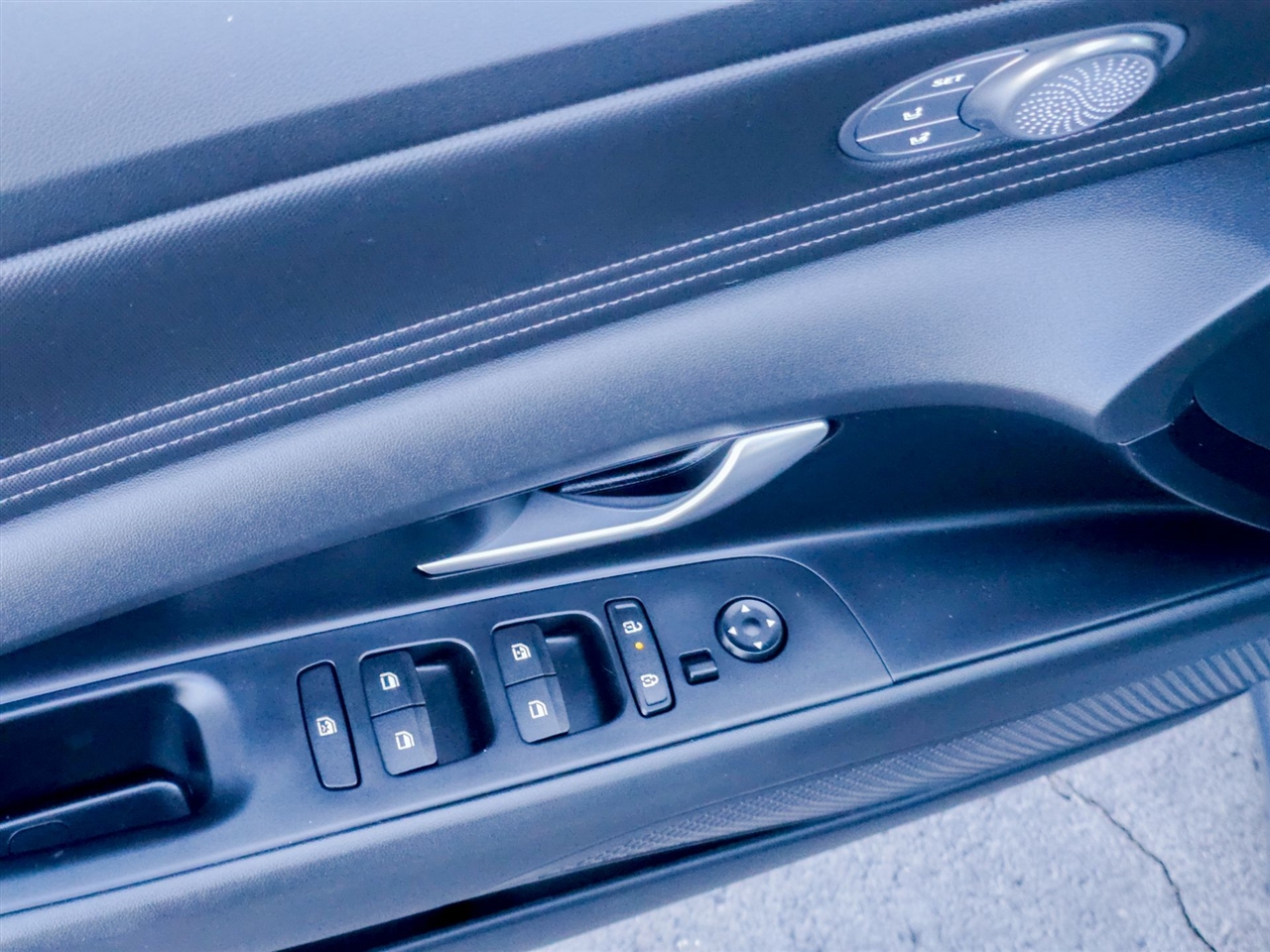 Hyundai Elantra Hybrid  2025