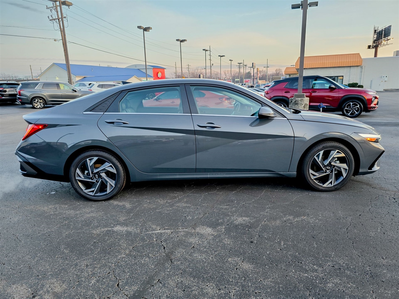 Hyundai Elantra Hybrid  2025