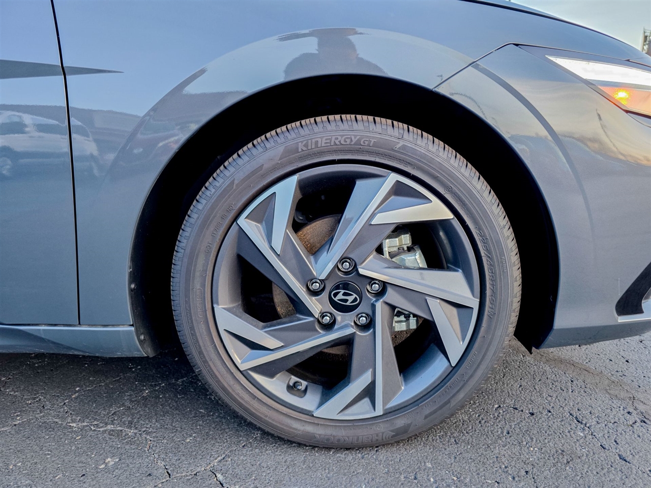 Hyundai Elantra Hybrid  2025