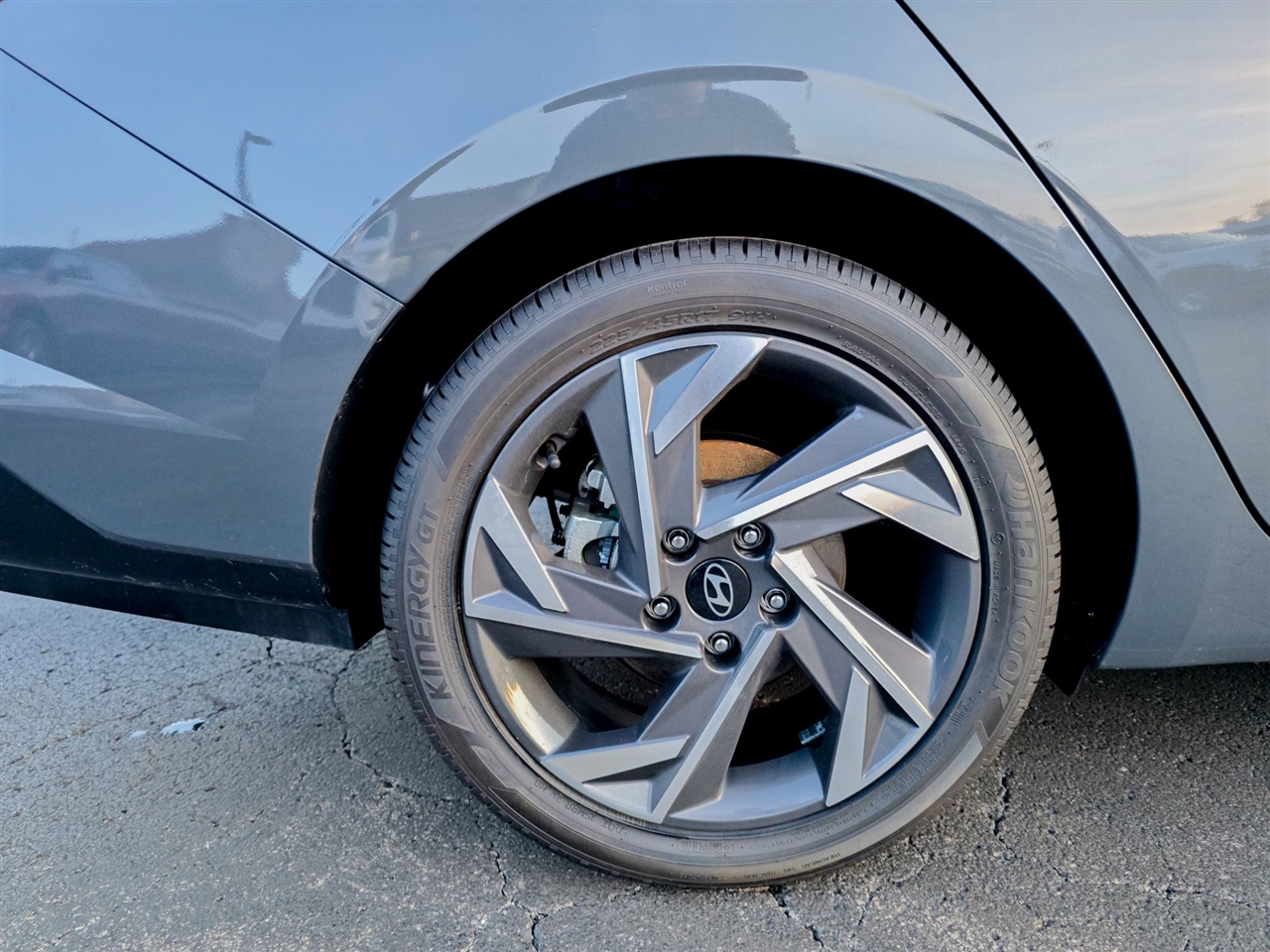 Hyundai Elantra Hybrid  2025