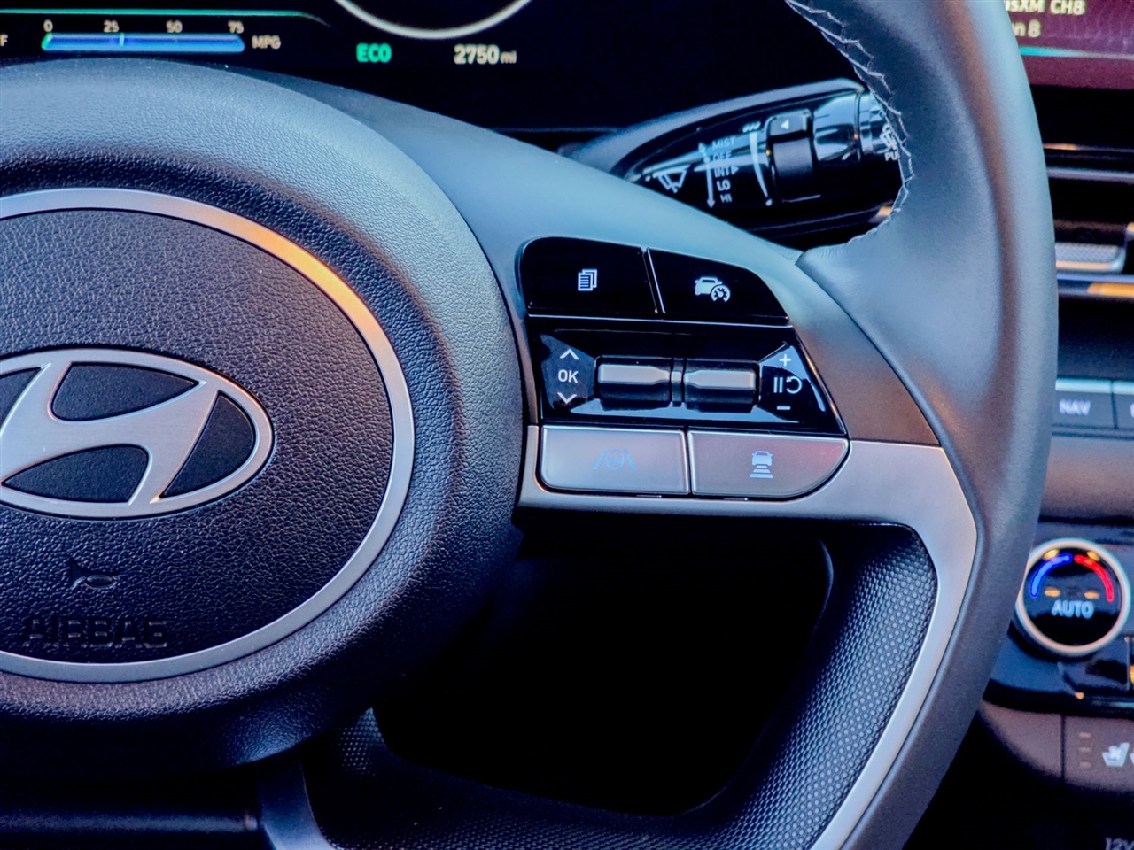 Hyundai Elantra Hybrid  2025