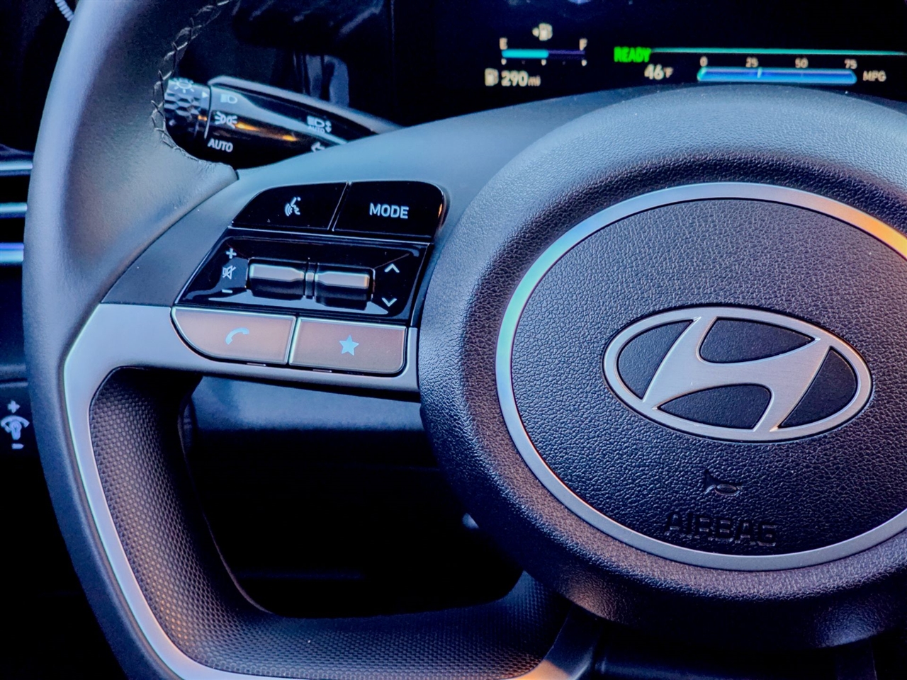 Hyundai Elantra Hybrid  2025