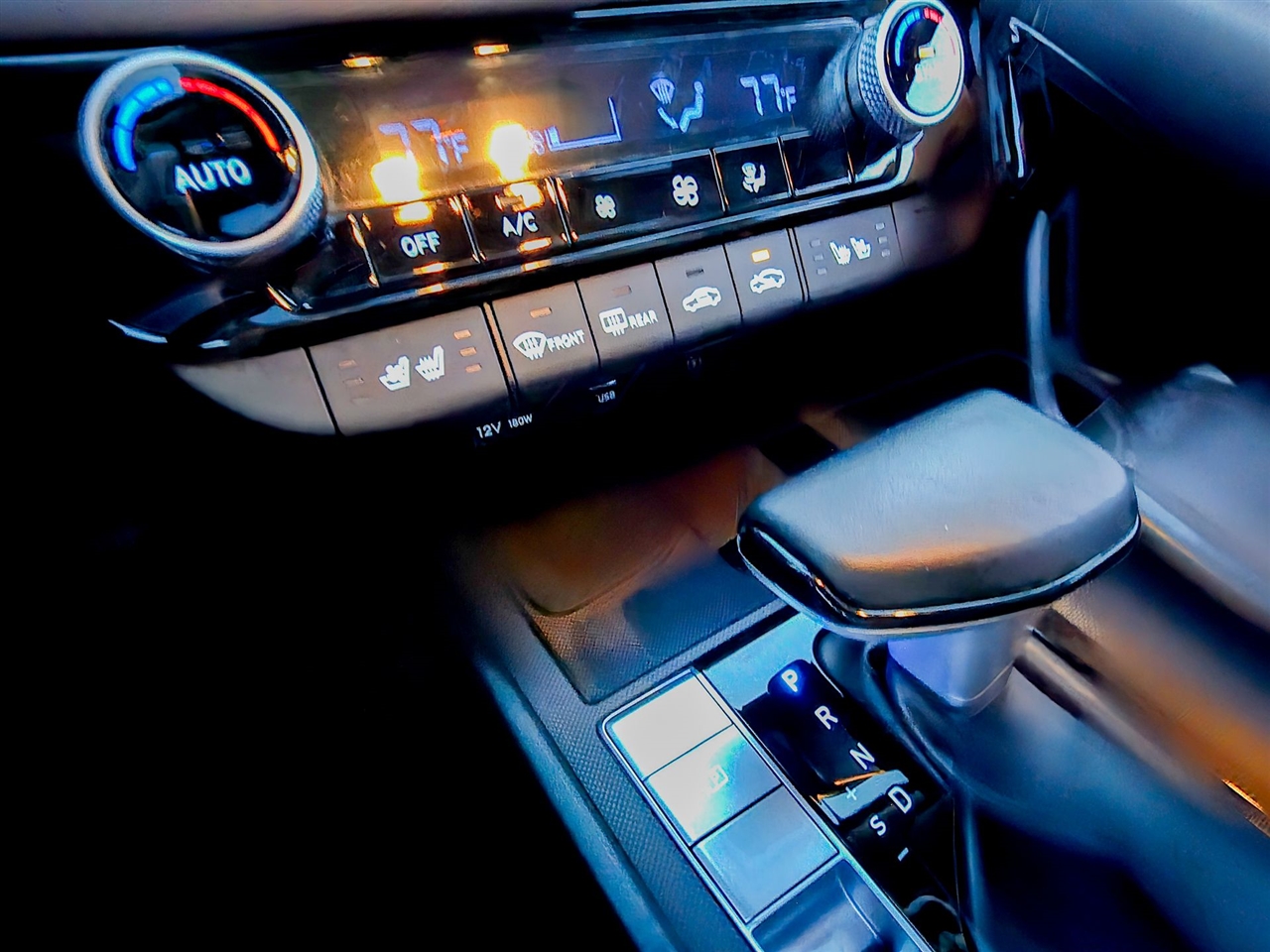 Hyundai Elantra Hybrid  2025