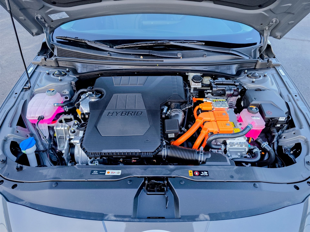 Hyundai Elantra Hybrid  2025