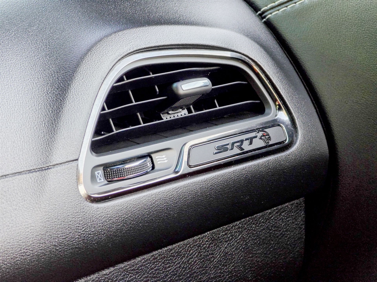 Dodge Challenger  2020