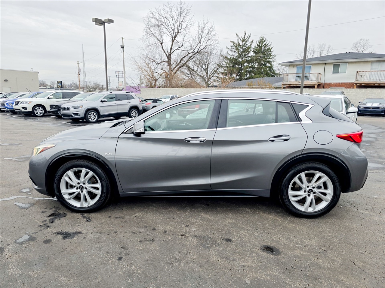 Infiniti QX30  2019
