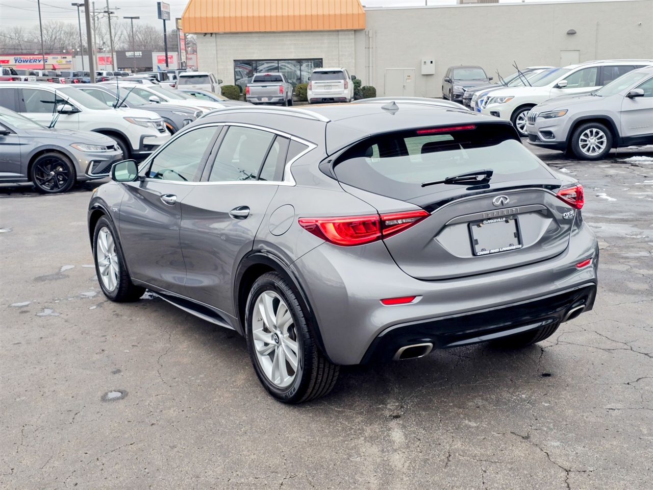 Infiniti QX30  2019