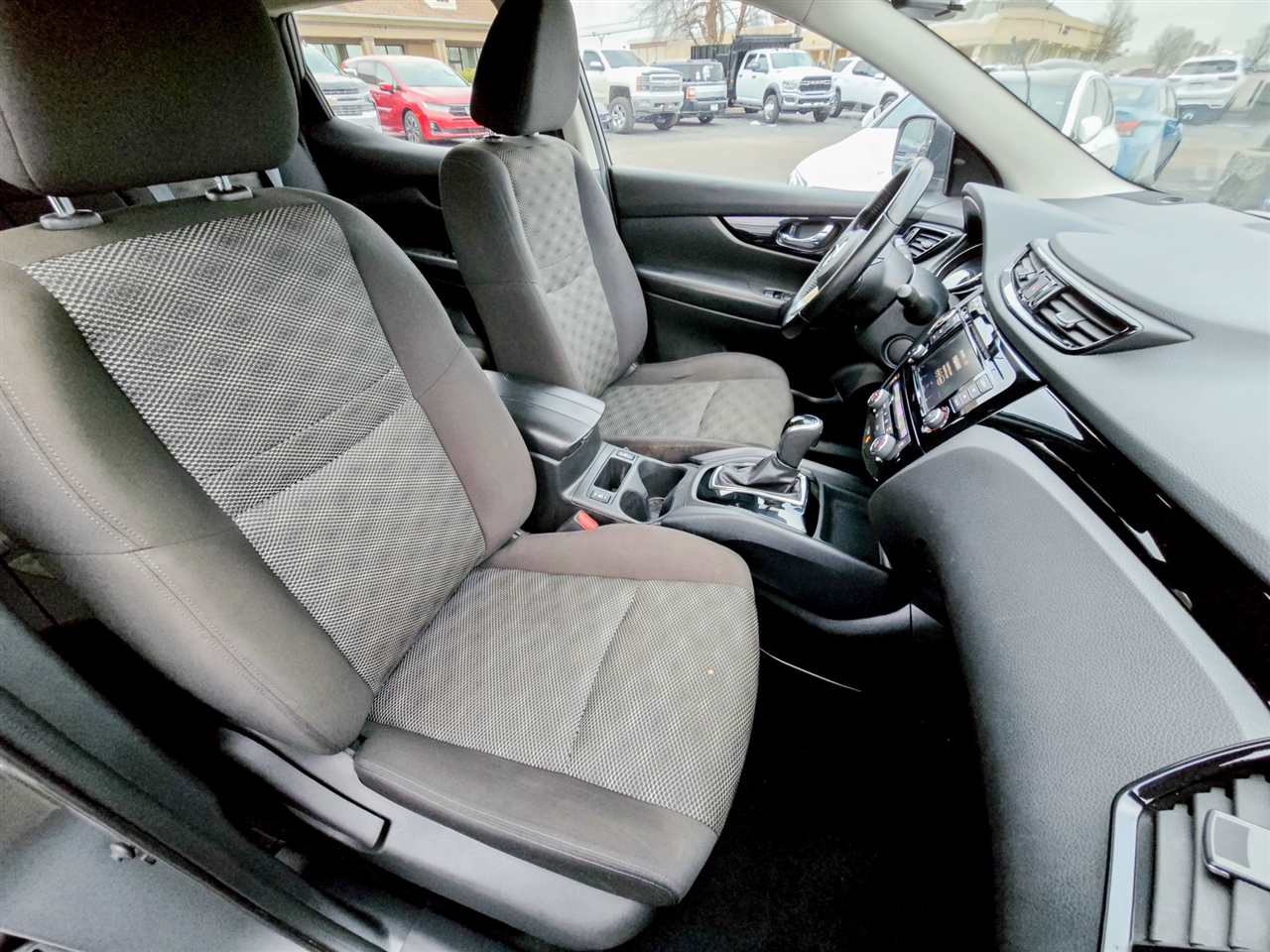 Nissan Rogue Sport  2022