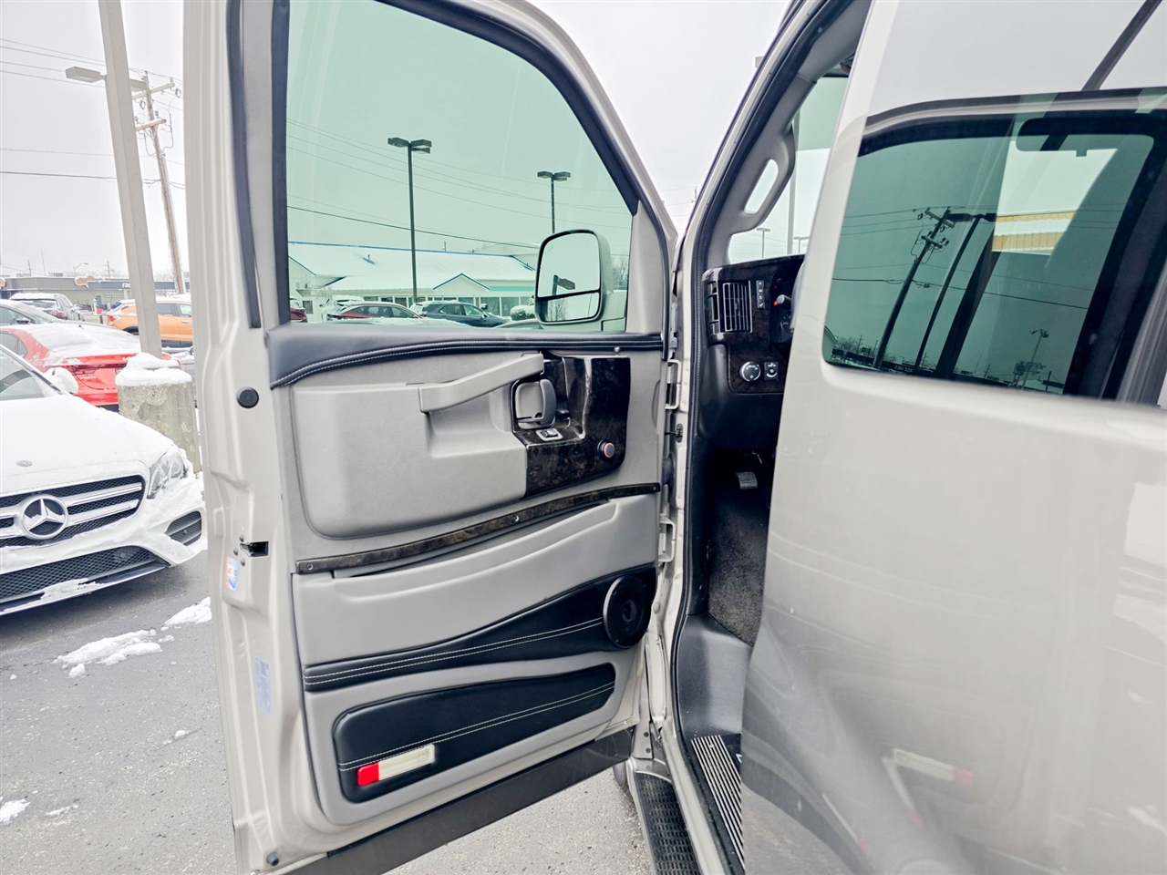 Chevrolet Express Cargo Van  2025